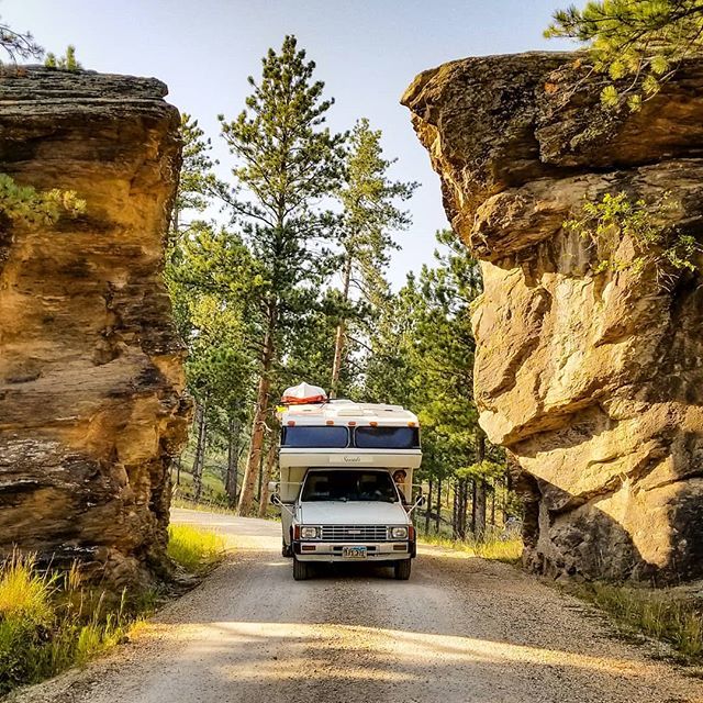 HoneyTrek's tweet photo. This week we're doing a #TravelHappy Istagram takeover all about road trips! Head to @AllianzTravelUS to see our favorite places, handy tips, and photos from our 28,000-mile journey around North America!

#roadtrip #usaroadtrip #road #wanderlust #camperl… https://t.co/dnLEcgvBW4 https://t.co/tditNXrWLA