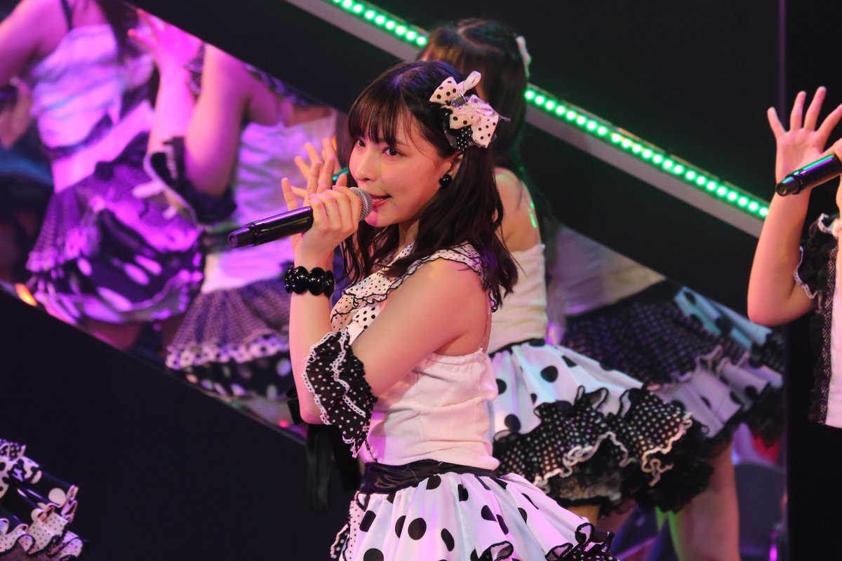 西スポ Di Twitter 100メートルコンビニ 好き好き好き から 外薗葉月さんと固く抱擁 ｆ Hkt48 山本茉央卒業公演 山本茉央 外薗葉月