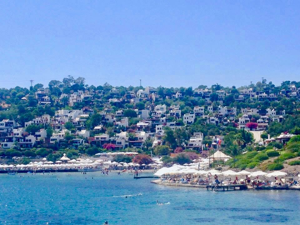 ExpertTravelers's tweet photo. A day of relaxing out on the beach.  Fun in the sun + ocean swimming.  Now this is the good life!
:::::::::::::::::::
#kalymnos #swimming #openwater #oceanswimming #beachbum #luxuryvacation #yachtlifeisgood #youshouldtryit #setsail https://t.co/hTeMowsn6y