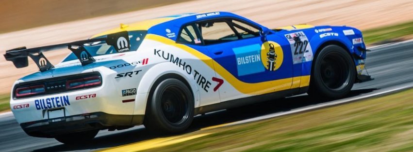 KumhoTyreUK's tweet photo. Something for you #Dodge fans out there. Wipe them #MondayBlues away with this great shot from @KumhoTireUSA! 

#V720 #Dodge #GTA #TrackTime #Racing #KumhoRacing #Motorsport #Cars #Race #MondayMotivation #Monday https://t.co/2yaFshZkFr