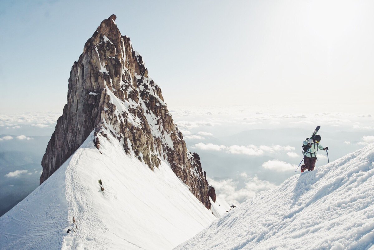 rileybathurst's tweet image. Punching above illumination rock on the #pacofocnorthquest @snowledge_co #snowledgeispowder