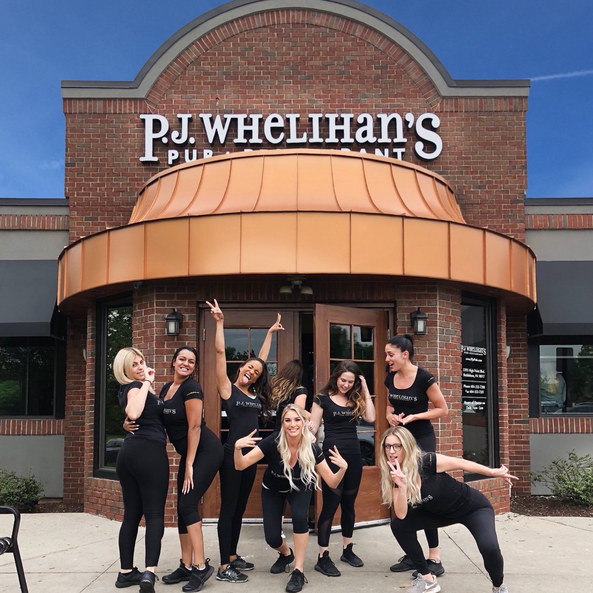 PJsPub's tweet photo. HAPPY #NATIONALWAITSTAFFDAY to all of our amazing #PjsWaitresses and staff!! Thank you so much for all that you do!! ππΌππΌπ #PJsFamily #PJsDoesItBetter https://t.co/CfST6y3bGn