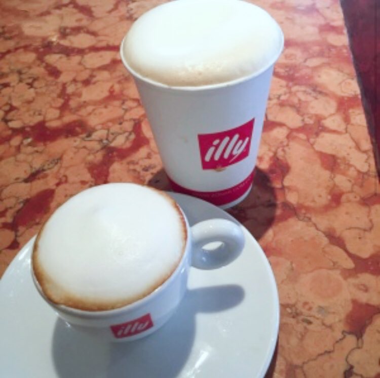 ivonestanley's tweet photo. #Buenosdias de #FelizLunes 🌺!!
Tú pon el corazón 💓 .. el resto lo pondrá la vida ✨ ..
#Felizsemana 😘
#Cafeilly #sabroso https://t.co/rr3YNtovg0