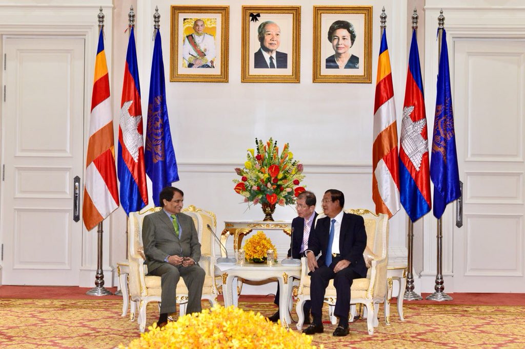 sureshpprabhu's tweet photo. It was a pleasure and an honour to call on H.E. Mr. Hun Sen, Hon. Prime Minister of Cambodia https://t.co/Imkl1nM8An