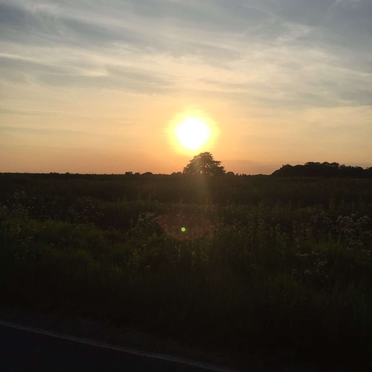 Charlot_Hunter's tweet photo. Beautiful sunset Saturday evening in the country. I love where I live #countryliving #sunset https://t.co/giTnTtpj6X