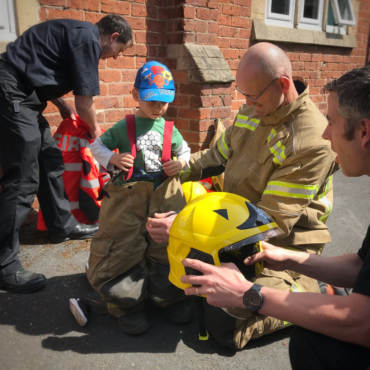 BargatesNursery's tweet photo. From babies to preschoolers - we had a brilliant visit from @HWFireLeominstr Such a lovely bunch of firefighters. Thank you for making it so special 😊 https://t.co/9nGWMRBA4G