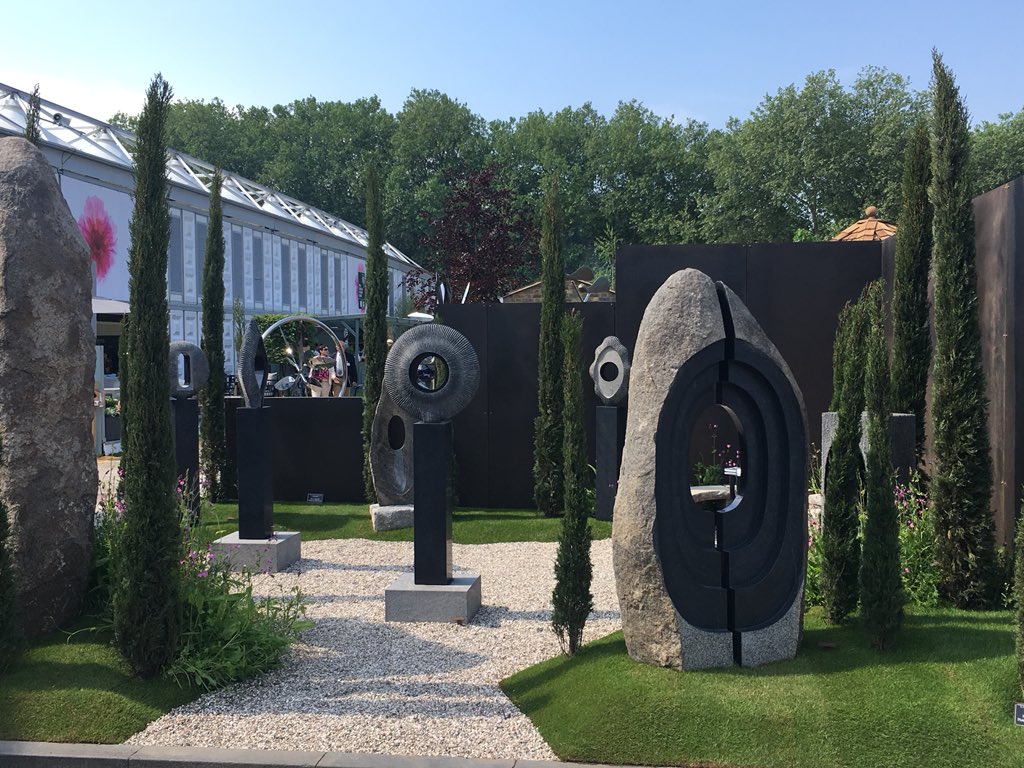 matt_maddocks's tweet photo. Huge thanks to CED Natural Stone for providing us with this beautiful Buff Flint which compliments my sculptures beautifully. https://t.co/V1zdrbxaPR