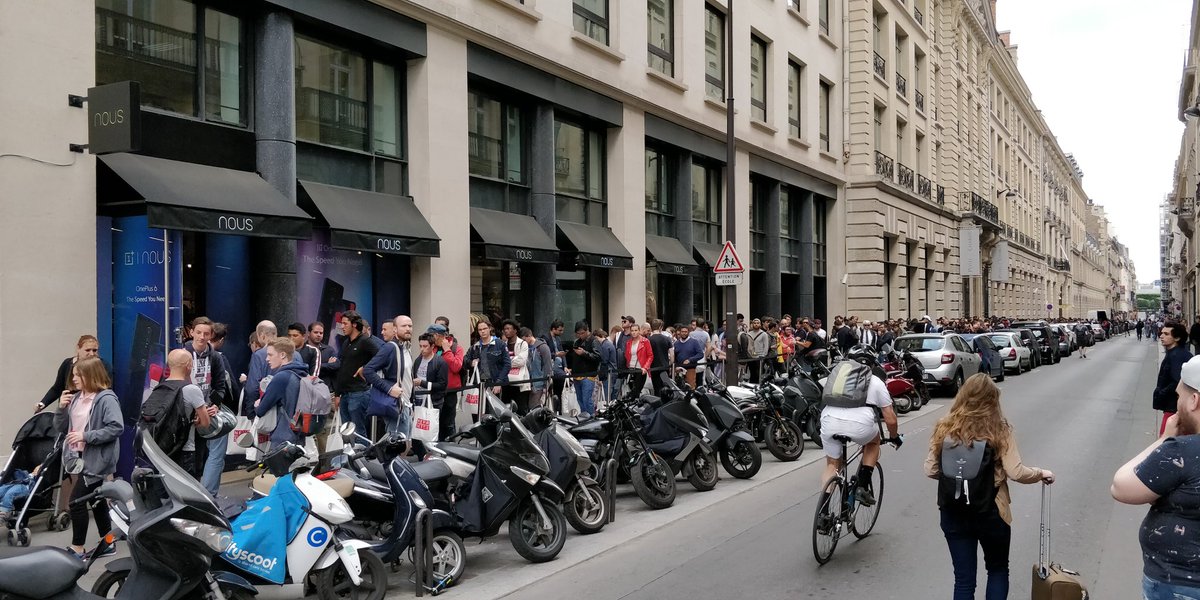 pierbapt's tweet photo. Ah! Ça en fait du monde chez @oneplus_fr ! #oneplus6 #Oneplus6nous https://t.co/NJ5dG4ttrA