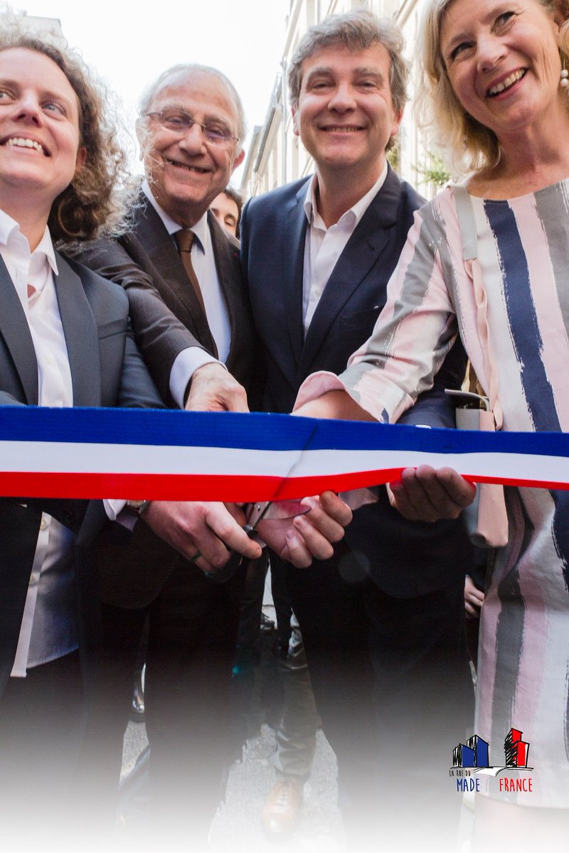 lechicfrancais's tweet photo. Inauguration de la #RueMadeInFrance avec #arnaudmontebourg,#BenjaminGriveaux et... #christophe,fondateur du #ChicFrancais.Retrouvez y #LeChicFrancais,#saintcrespin,#belt52,#monpetitpolofrancais,#aquilaParis,#UneAutrePairedeManches et + de130 marques #MadeInFrance jusqu'au 15/07!! https://t.co/0Ix7RlwCGW