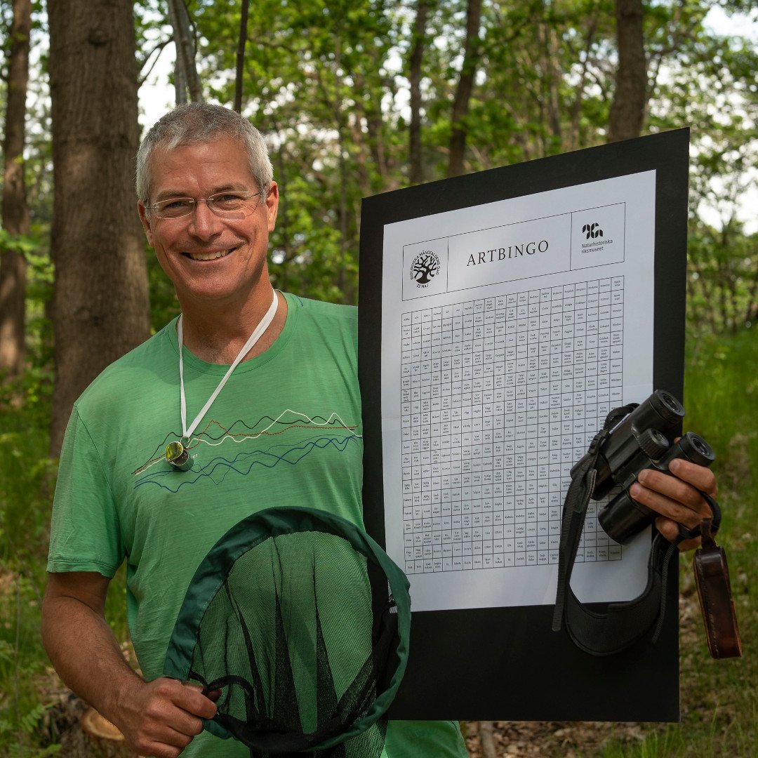 Imorgon är det Biologiska mångfaldens dag. Ett sätt att uppmärksamma detta är att spela artbingo! Brickor med 4 x 4 eller 3 x 3 arter finns på museets hemsida: nrm.se/artbingo. Museets jourhavande biolog, Didrik Vanhoenacker, har dock gjort en 20 x 20 bricka... #biomfdag