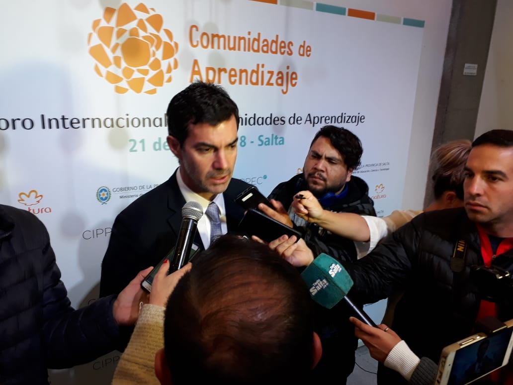 CIPPEC's tweet photo. "Este proyecto busca transformar a las escuelas en verdaderas comunidades de aprendizaje": @UrtubeyJM #ComunidadesdeAprendizaje #Salta https://t.co/MUOaJkGDrL
