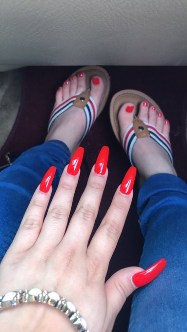 Watch 𝙽𝚊𝚑𝚒𝚛 🍒's leaked NSFW photo on TwXstars