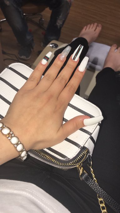 Watch 𝙽𝚊𝚑𝚒𝚛 🍒's leaked NSFW photo on TwXstars