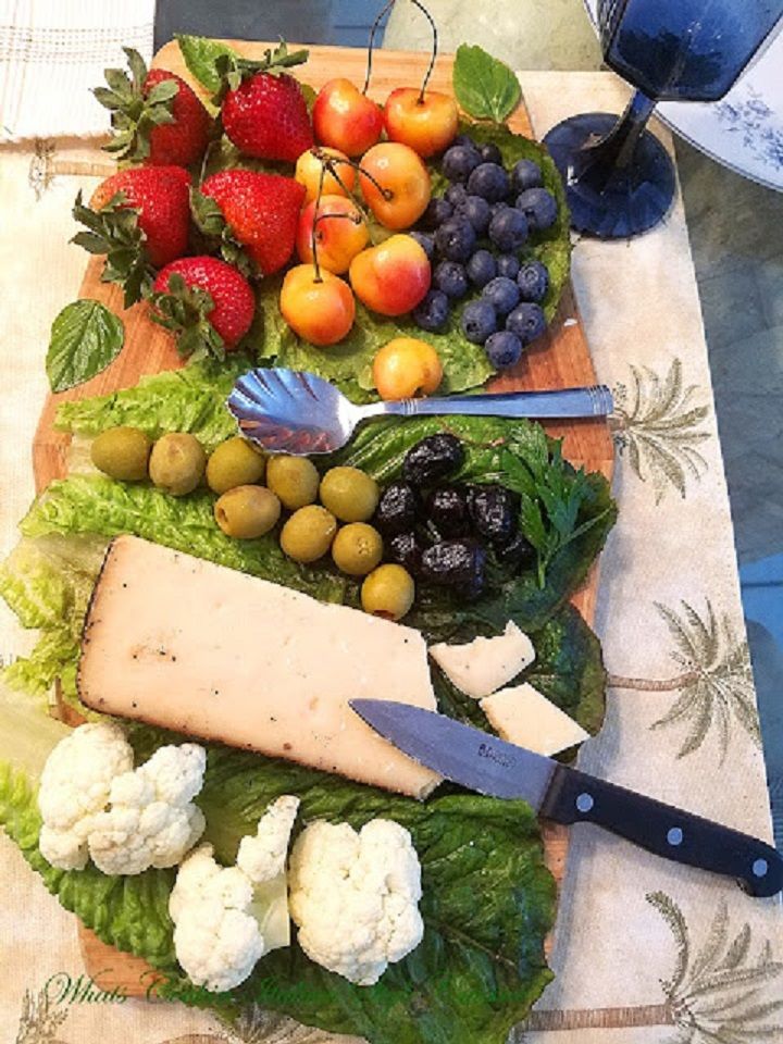 Build your own delicious wood board trays. Here is some great suggestions
#woodtray #fruitboard #appetizer #whatscookinitalianstylecuisine
Printable Instructions buff.ly/2KFOMwi
Pin for later buff.ly/2Izzixd