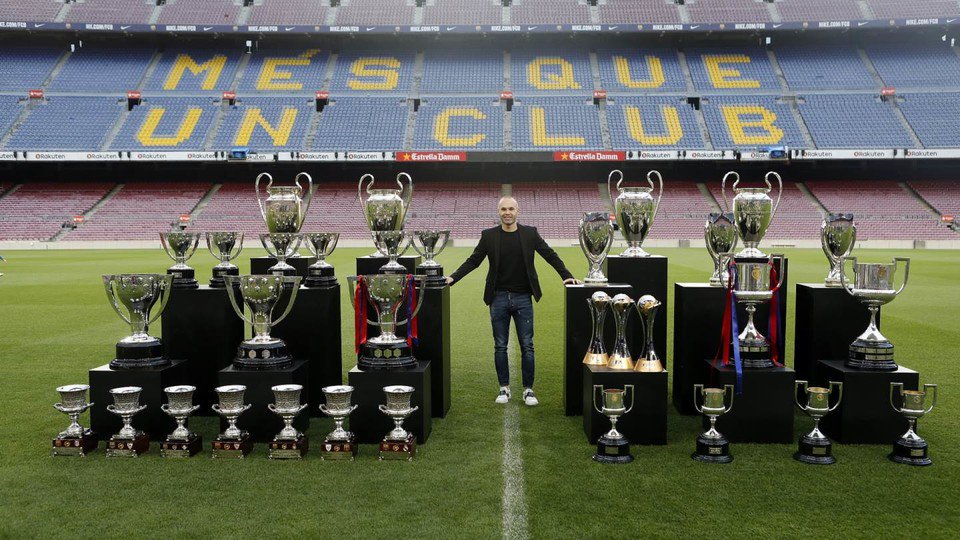 FCBarcelona_es's tweet photo. 👕 674 partidos
⚽ 57 goles
🏆 32 títulos
💙❤ #infinit8Iniesta https://t.co/2x44XTfPjm