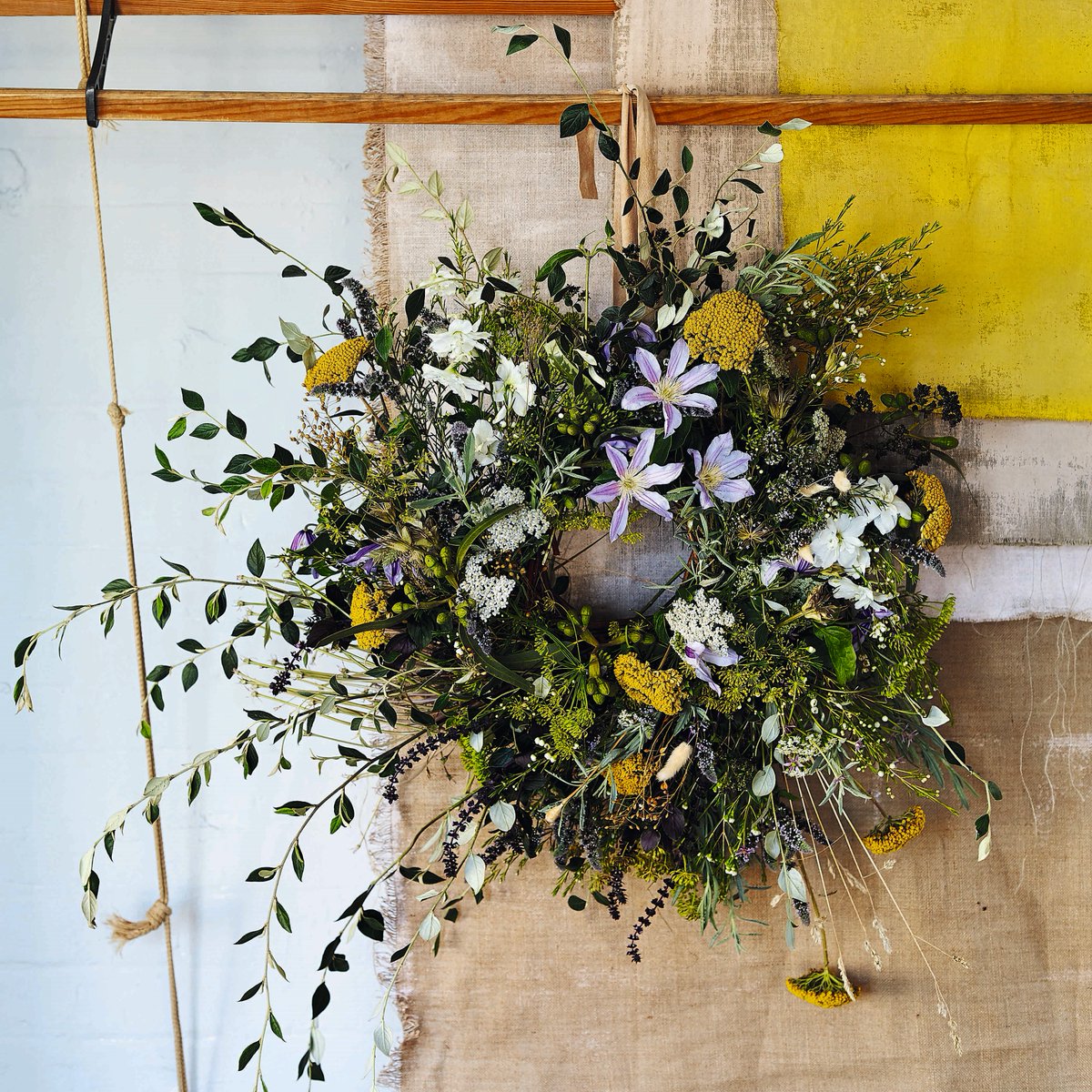 Bring a little patch of wild garden indoors with this wreath-making tutorial by <a href="/wormlondon/">WORM</a> > ow.ly/jion30k6hWN