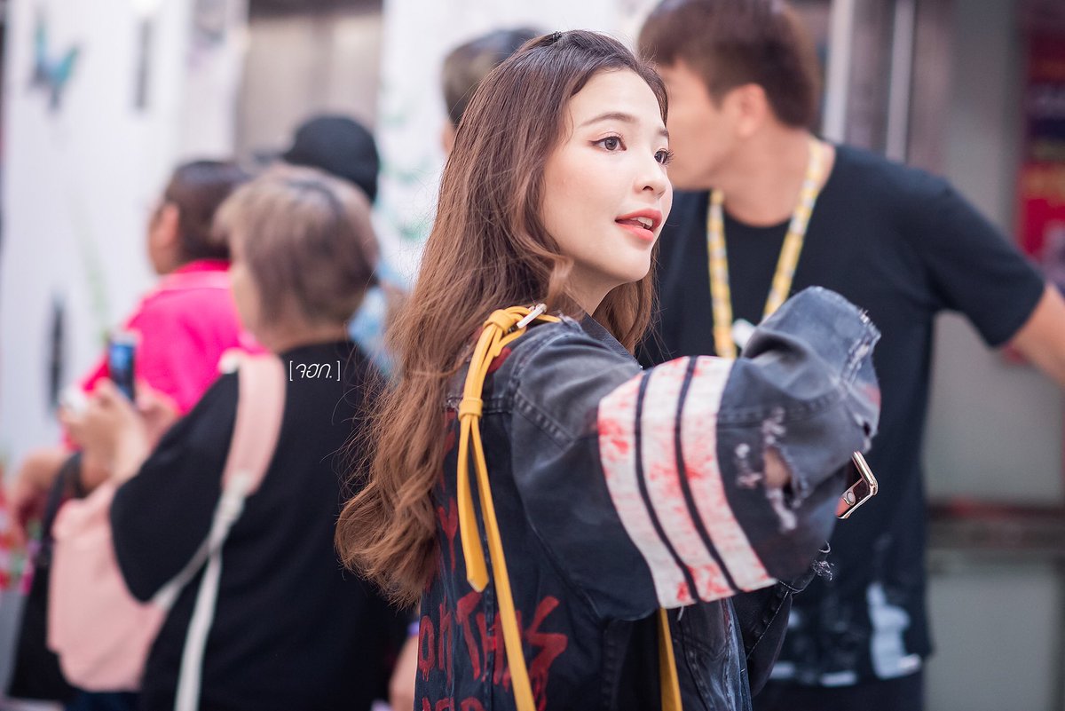 จฮก. tweet media