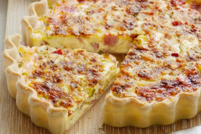 ¿Qué tal tu día? ¿Te apetece #cocinar? 😁 Hoy te traemos una #receta de Quiché de calabacín, este plato tan solo tiene 314 Calorías ¿Qué te parece como elección para preparar hoy? Como segundo plato te funcionará. #recetas #cocina #comida

deliciosi.com/quich%C3%A9-de…