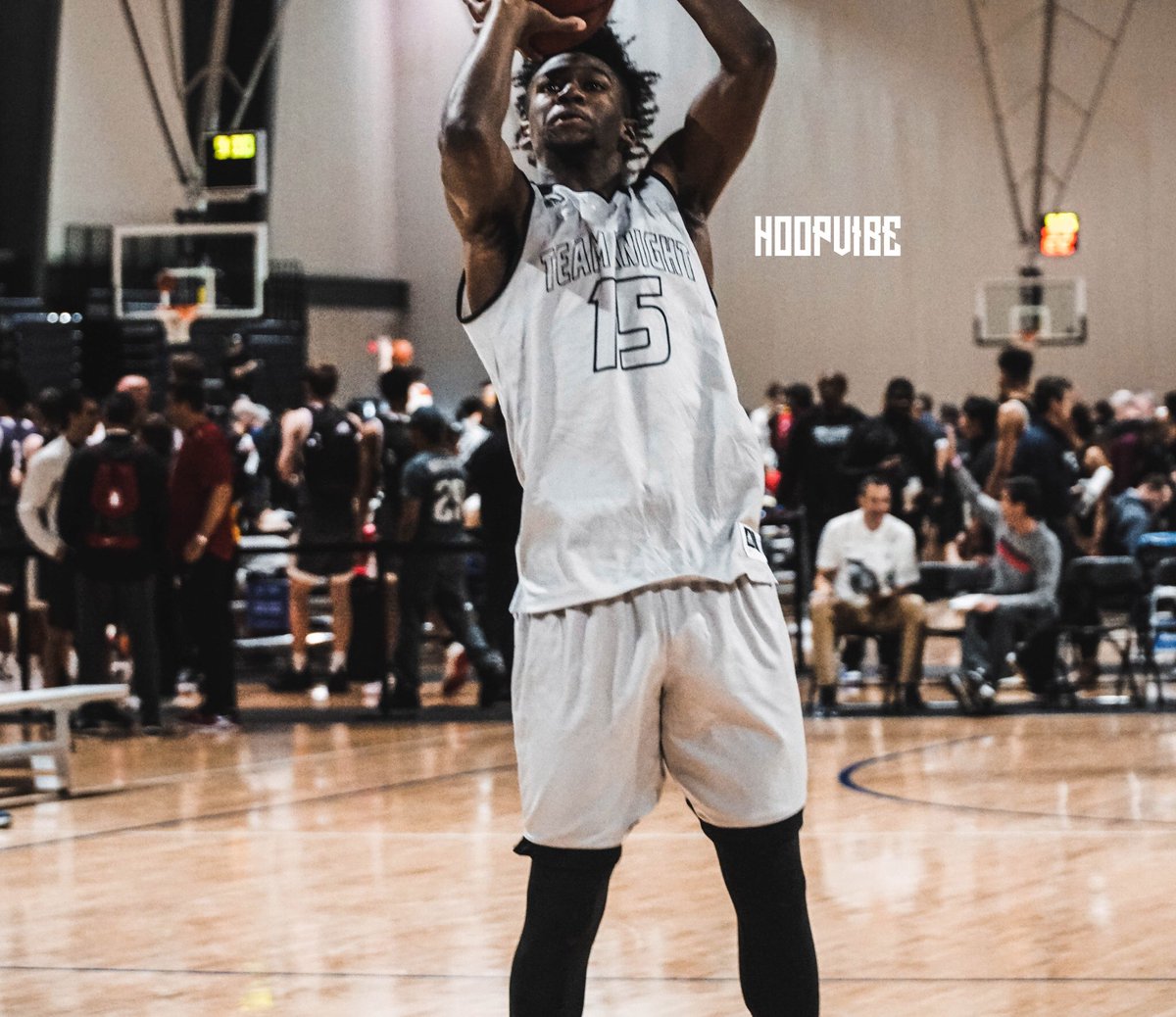 FloridaProHoops's tweet photo. Team Knight 17U Mix with a 60-48 win over Team MOAM HSGL at @TeamParsonsCP25 Spring Jam
2019 - Josh Scott 25 points (4-3’s)
2020 - Nick Louis-Jacques 11 points
2020 - Tre Gilliam 10 points
#TeamKnightHoops #CP25SpringJam https://t.co/rcr3i0Ze3p
