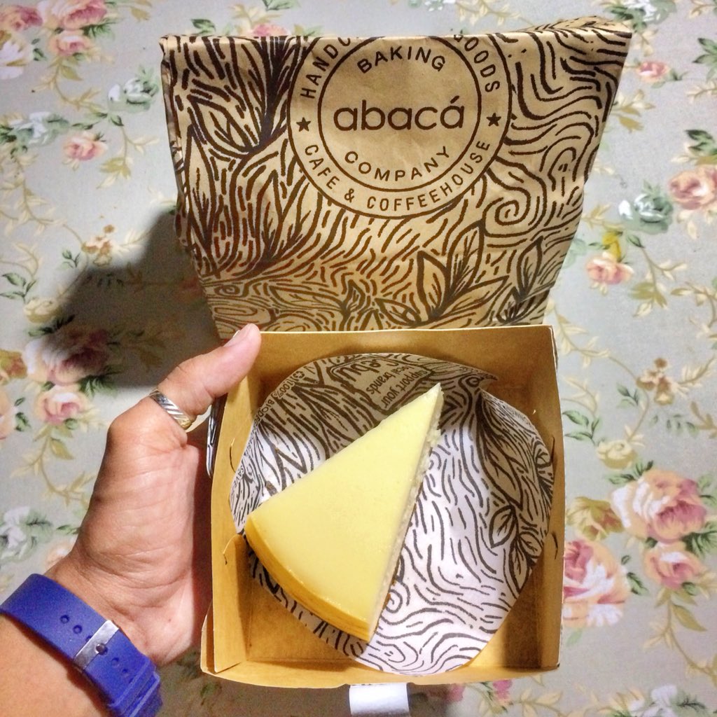 ggjozef1111's tweet photo. Siya : D.ara oh! Because you did a great job. Congrats again. Super proud here. 😊
Me : 😍😍😍 food 😋

#abaca #cheesecake #foodie #foodporn #foodchaser #foodlover #foodphotography #cake #cebu #cebuano https://t.co/FWYq7yPzs5