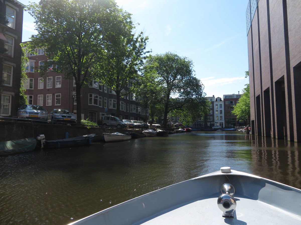 Took a lovely boat tour through Amsterdam with <a href="/singingwolfboy/">David Baumgold</a> and Heidi. Highly recommend, especially the small less commercial ones. #HollyInAMS