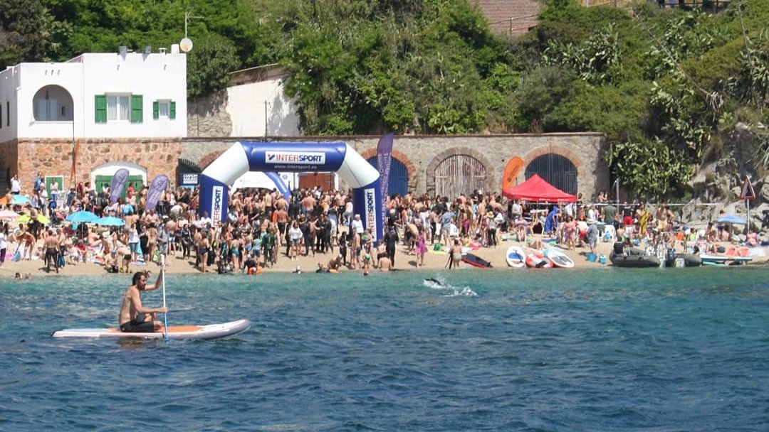 RadikalSwim's tweet photo. Moltes gràcies a tothom pel que vam viure ahir a la 4a #CalesDeCalella - Trobada Glòria Sant! Nedadores i nedadors, voluntaris, sponsors... Però sobretot, volem agrair i felicitar a @CustomSailingCB per fer-ho possible. Fins la propera! 🌊 https://t.co/xNZCaKcr7i