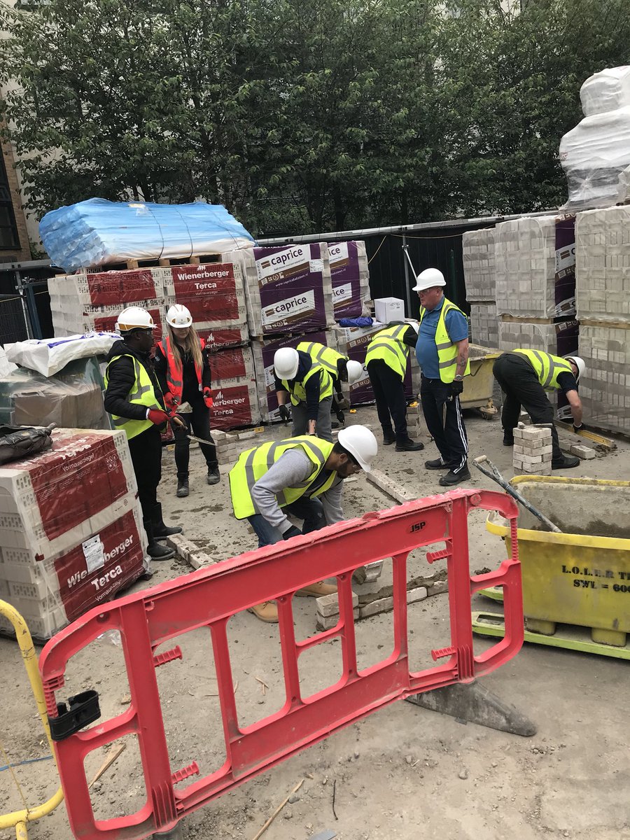 lucyjmay2302's tweet image. And now for our workshop participants @TowerHamletsNow #workpath