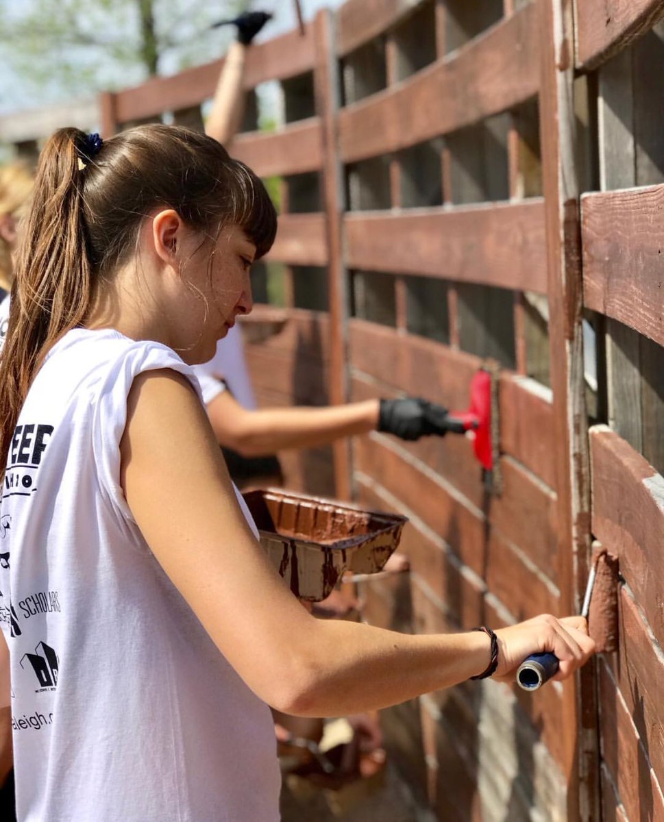 NCStatePA's tweet photo. Did you know that each NC State Panhellenic member averages 32 community service hours a year? Our members do it all and you can too when you go Greek! #SheIsPowerful #SheIsPanhellenic https://t.co/5ojoCVKPSj