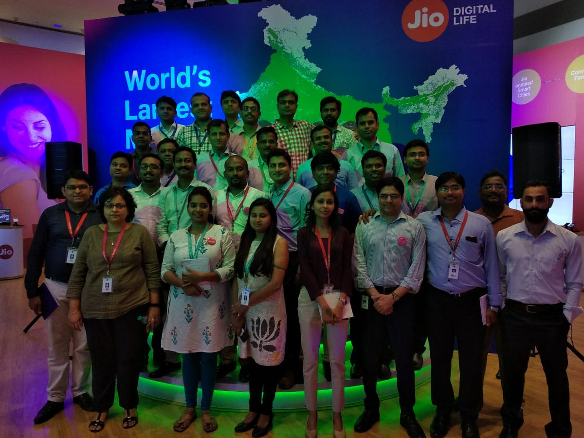 JioCareers's tweet photo. The moment when you experience a movement captured in nutshell #Jio #HRx #EmployeeExperience #LearnWithJio https://t.co/nhDs7k71do