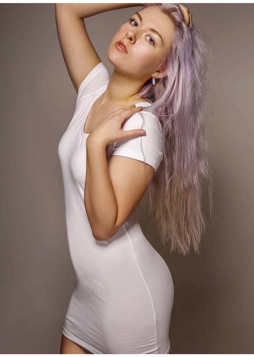 #throwback #lilachair #littlewhitedress #Photochain #Modeling