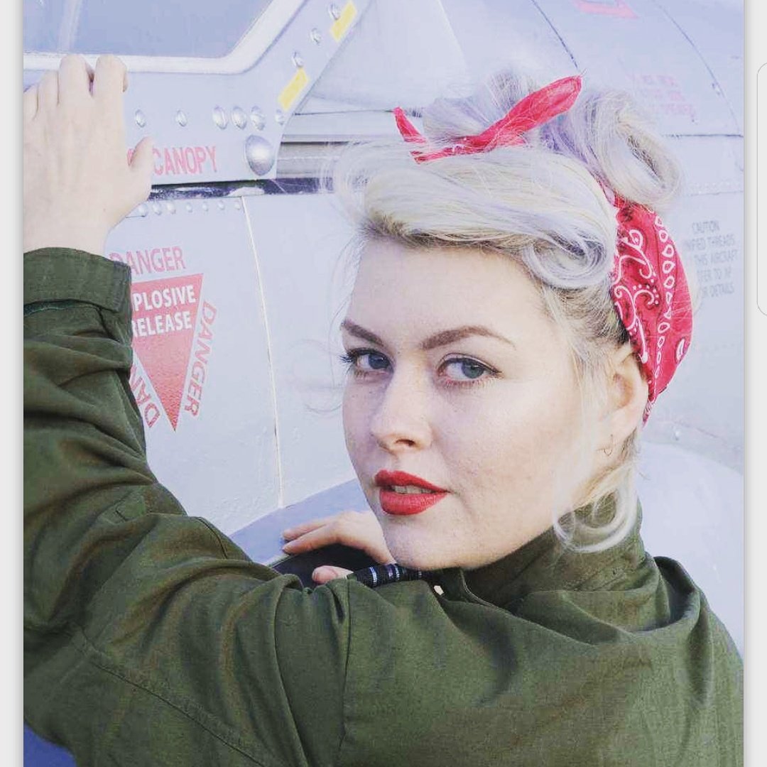 #vintagestyle #redlips #royal #AirForce #modelling