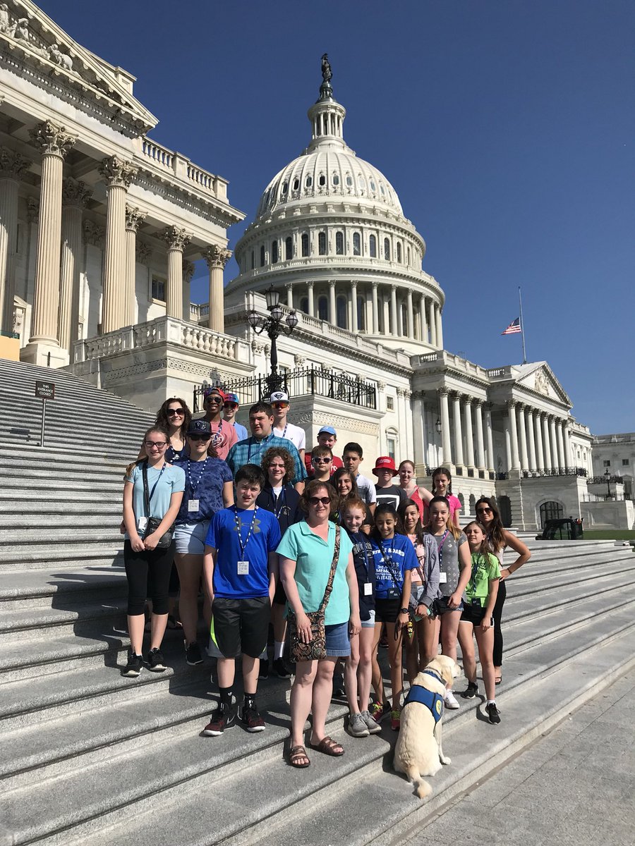 FMSWashStudies's tweet photo. Beginning our final day with a tour of the US Capitol Building. Another gorgeous day! #EFtravelgoals #fmslearns https://t.co/TYEQDvdem9
