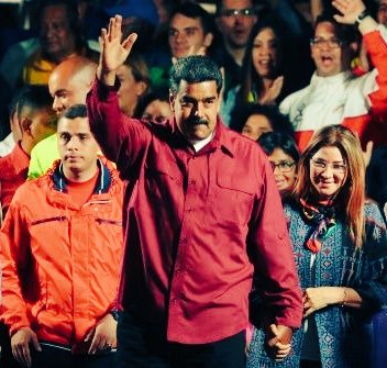 NUNEZML's tweet photo. La Democracia Participativa logra sentar sus bases en #Venezuela 🇻🇪 con la reelección de @NicolasMaduro #GanóVenezuela #VotaPorVenezuela #BBMAs #VenezuelaEsDemocracia Yankee ~> Go Home.! https://t.co/8ERwQ0oZi6