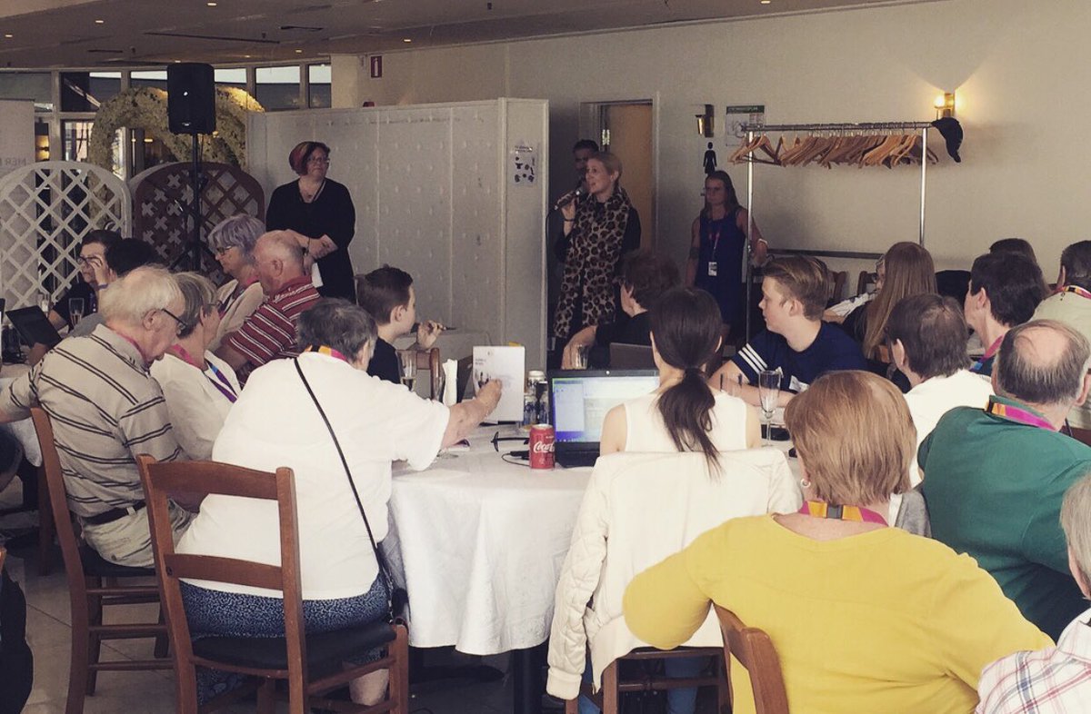 Stolt att från <a href="/TeliaSverige/">Telia Sverige</a> inleda dagens #younite och #merdigital i <a href="/haningekommun/">Haninge kommun</a> . Genom samarbete mellan <a href="/TeliaSverige/">Telia Sverige</a> och <a href="/haningekommun/">Haninge kommun</a> lär ungdomar äldre om digitalisering - allt för att minska det digitala utanförskapet i Sverige