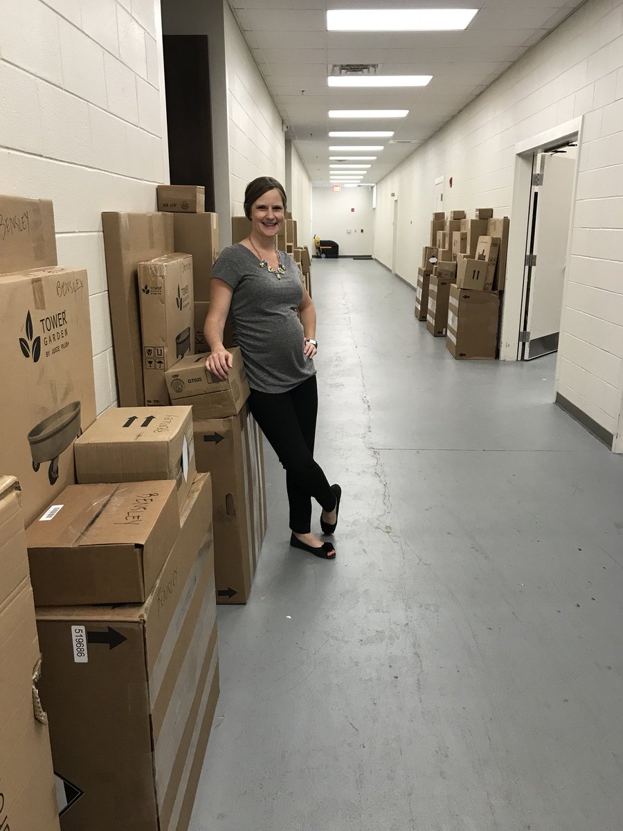 rcBUL's tweet photo. Ready to ship gardens to 10 lucky schools! Thank you @DuPont_News Spruance #towergardens #growinghealthymindsandbodies #STEAM @BensleyElem @lindsayporzio @HopkinsRoadES @FCMS_PRIDE @MeadowbrookCCPS @StephenjHackett @SCESStars @klr_regan https://t.co/51QSUWPbaq