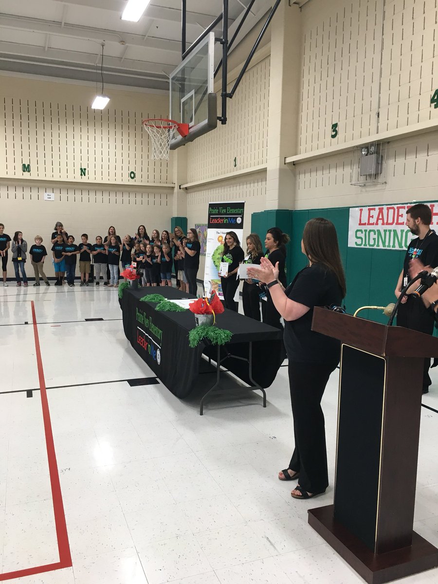 PrairieViewES's tweet image. First ever Leadership Signing Day is in the books! @TheLeaderinMe #PVELeads