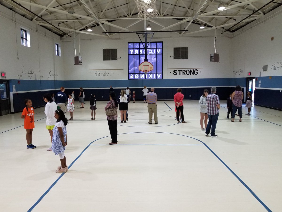 WFHS_Fellows's tweet photo. Thank you so much @VickeryCreekES  for allowing the fellows help be a pert of the handshale contest. It was so much fun! #iamwestwearefamily @WFHS_HS https://t.co/6INscKI6JH