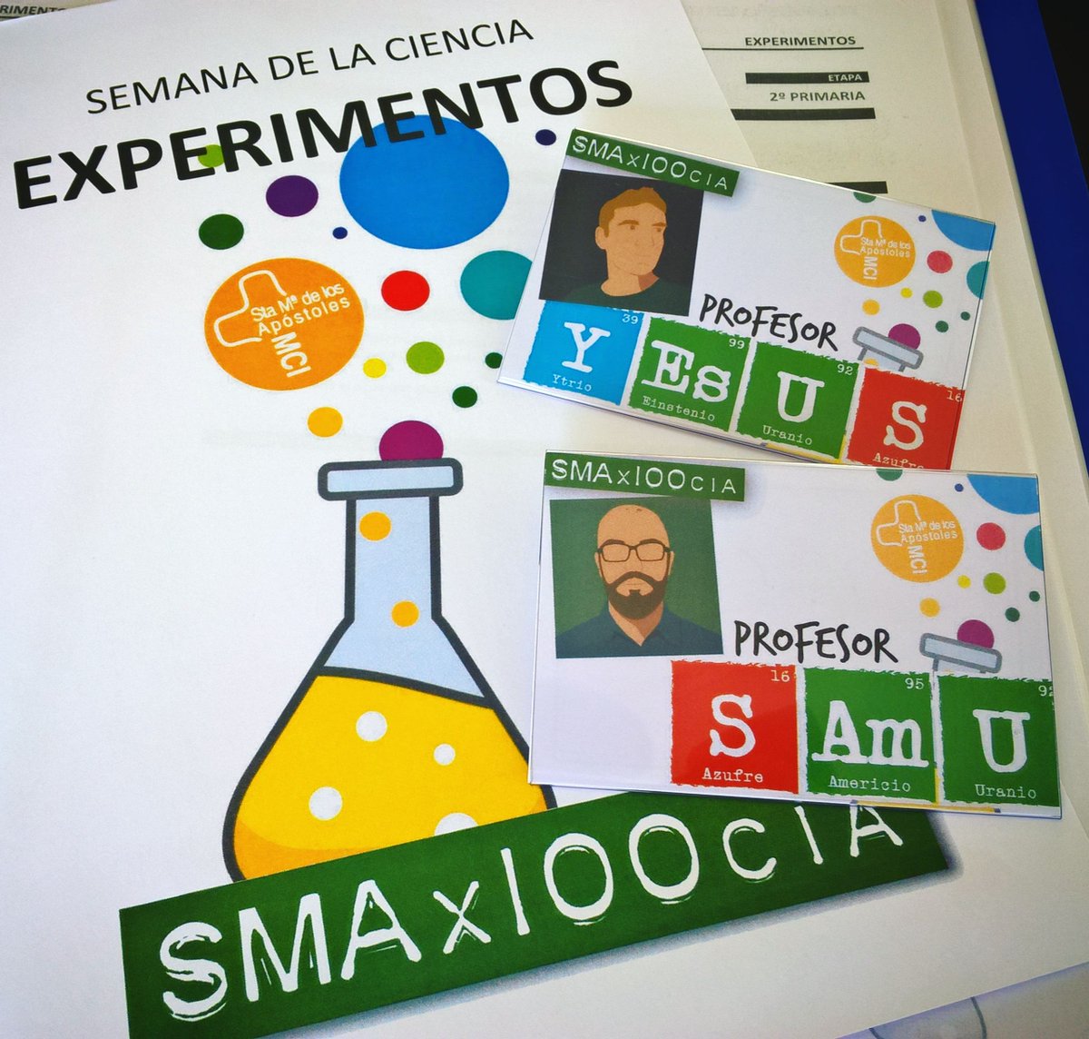 maeseleumas's tweet photo. Comenzamos la Semana de la Ciencia en el #SMAMadrid... ¡marchando experimentos con los chavalillos de Primaria! 🤓⚗🔭 https://t.co/xwPmHnGh2H