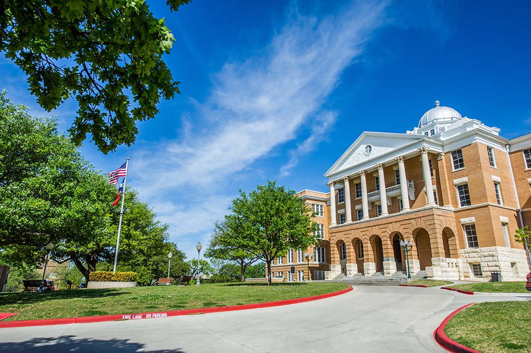 txwomans's tweet photo. #TXWomans plans to create a distinctive new Institute for Women's Leadership. The Institute will encompass three centers: the new Center for Women in Politics and Public Policy, Center for Women in Busines and Center for Student Leadership. Read more: https://t.co/icPXHJvIVw. https://t.co/0HfwZVLDMY