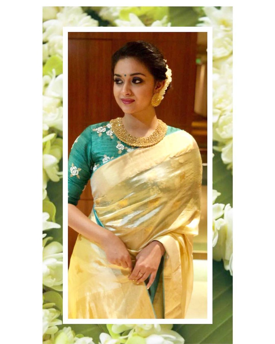 sidsurve7's tweet image. Vintage Glam! 💚
 #Mahanati #NadigaiyarThilagam @KeerthyOfficial 😍😍 Looking #Entrancing at #AsianetFilmAwards last night 
Sarree - @s_singhanias
Jewellery- @aquamarine_2013