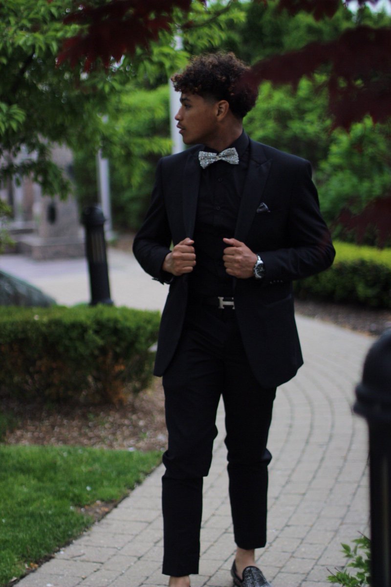 nicksiml's tweet photo. 1st prom out the way!🤘🏽 https://t.co/2cqqadUzu9