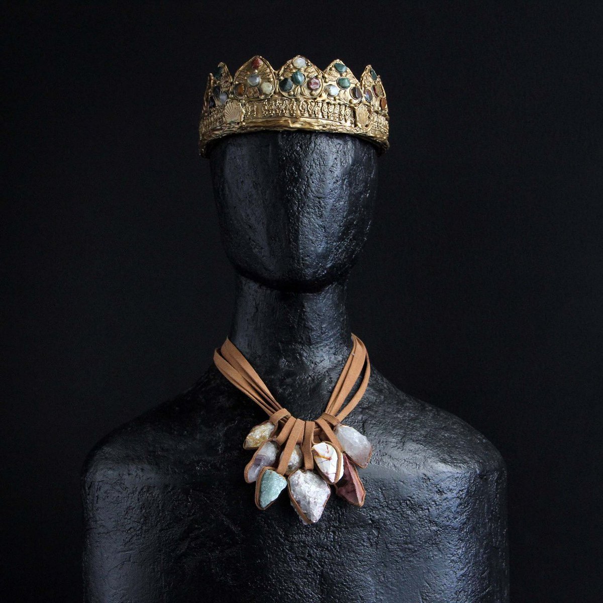 ALICIAAZANZA's tweet photo. 👑 Magia 👑
Piezas por pedido. Artesanales y únicas.
••
#crown #crowndesign #jewellery #jewelerydesign https://t.co/WBQOzp3g1H