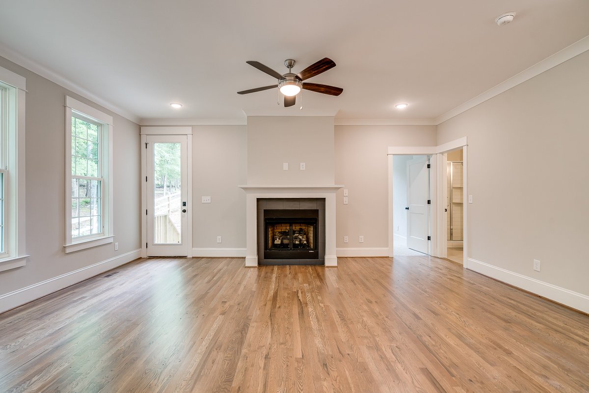 cme2sell's tweet photo. Don't miss the LAST home available in #Ramsley of Chapel Hill! View more about this beautifully designed home:
https://t.co/IAH7WGBJFj
#lisaellisandcompany #ramsleychapelhill #newhomes #chapelhill #realestate #chapelhillhomes #luxuryhomes #chapelhilliving https://t.co/U2oyksU1GZ