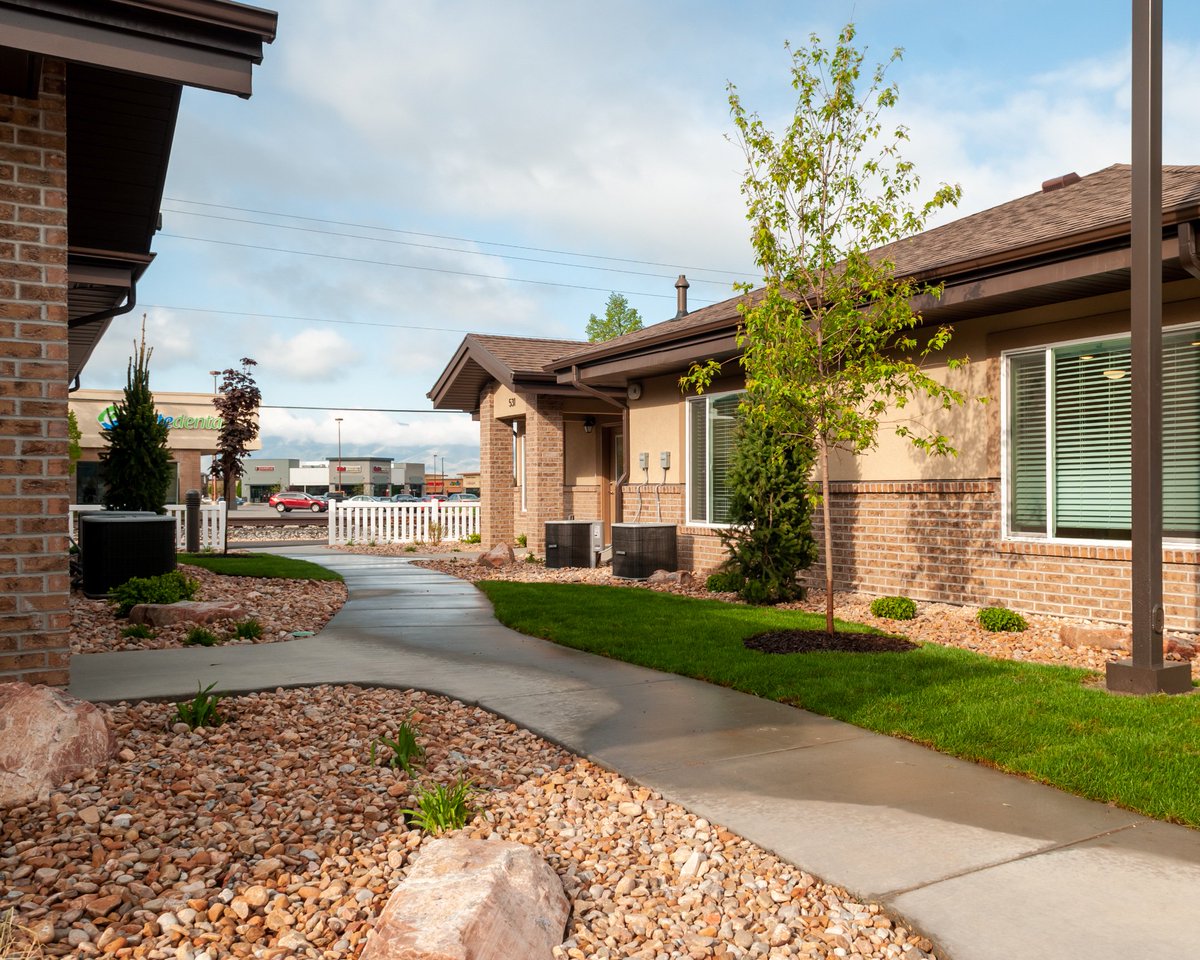 Pentalonconst's tweet photo. Pentalon Construction is proud to announce the completion of the Pacific Drive Apartments Project and we extend a warm welcome to the new tenants. Well done Team! #anotherqualityproject #pentalonconstruction #buildutah #multifamily #seniorliving #craftsmanship #projectteams https://t.co/vW1wJUW83M