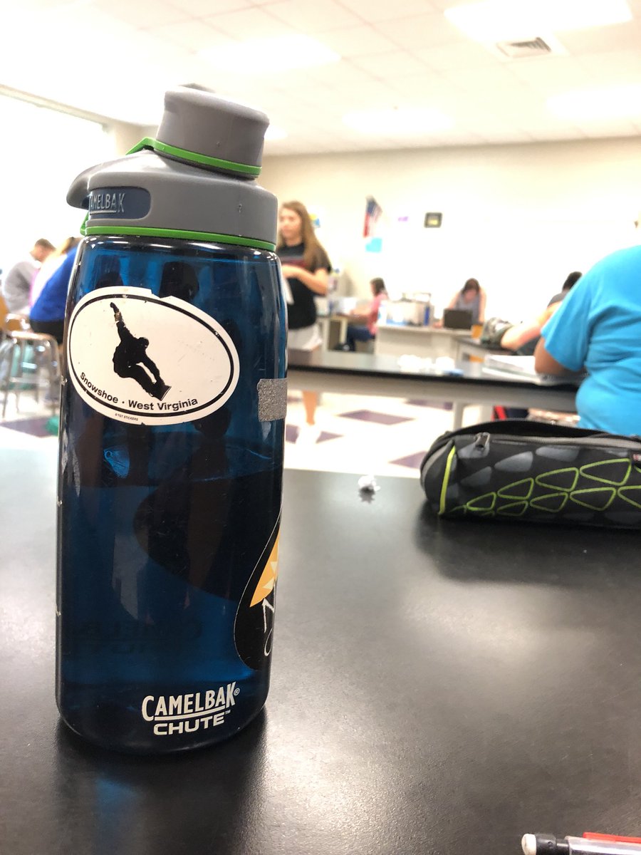 apderst's tweet photo. Reuse your water bottles!! #HHSOceanCleanup #oceancleanup @oceancleanupHHS https://t.co/MepWylRNM6