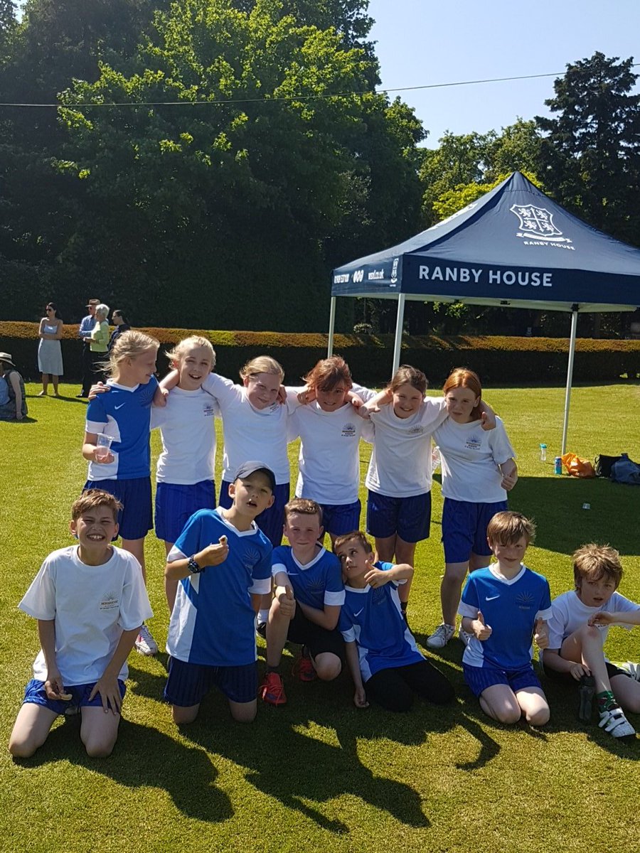 HSharp68's tweet photo. Team Norbridge enjoying a fun afternoon of orienteering ☺⌚🏃 @Norbridgeschool #teamwork #orienteering https://t.co/Ibq1YZRVkw