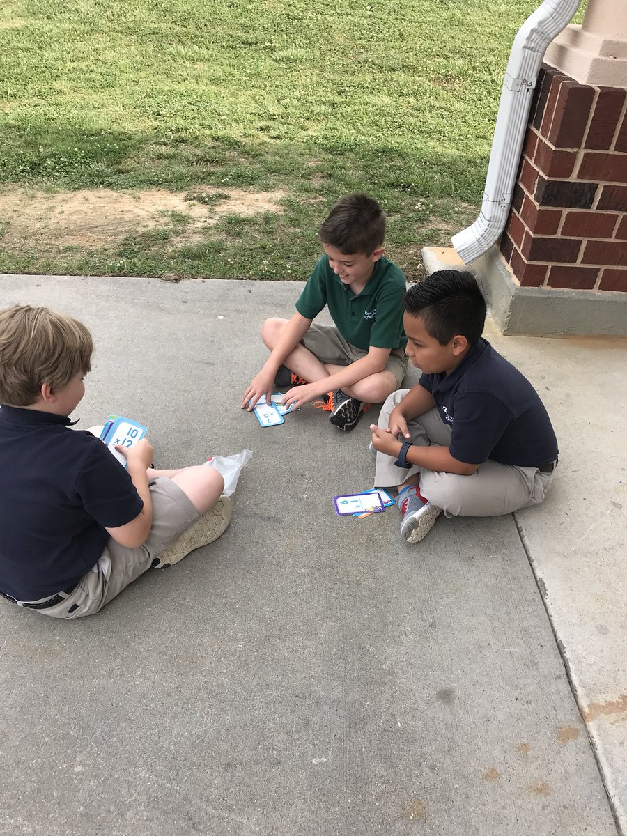 TammyHeuts's tweet image. Beautiful day in Eagle Country to practice fluency 🦅➕➖➗✖️
#mathoutside
#ontask
#Eagles
@EASTWAKEACADEMY @JacobsEwaPrin