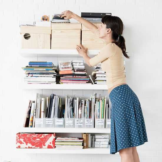 mthrearthliving's tweet image. Organize your storage spaces for a less-cluttered, more-efficient home where you can locate any item in a jiffy. buff.ly/2LbDrVV #organized #organization #organizedhome