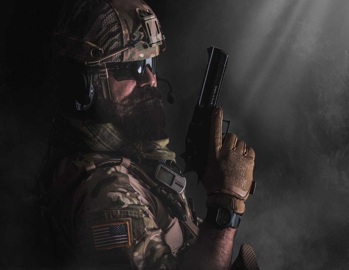 Pan_IST's tweet photo. Check out the most handsome operator #Blackbeard 🤟🏼
Do you like what you see, push the ❤️ &amp; RT

@Rainbow6Game #RainbowSixSiege #Ubisoft #Cosplay 🍀
@ESLRainbowSix @RainbowSixDE @MlleBellec @StallisMilitia #BeardedBeauties https://t.co/hsGck5nAXr
