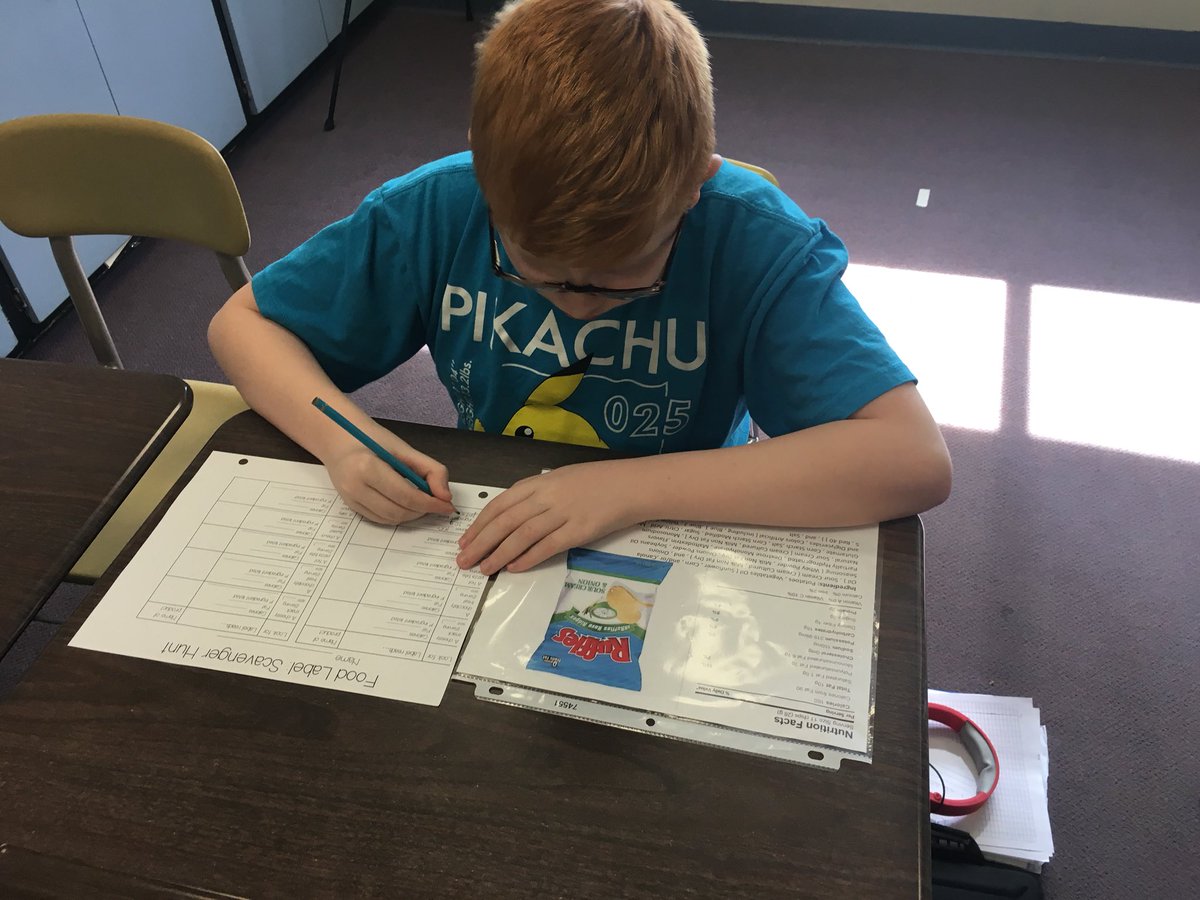 kjohnsonopms's tweet photo. Let’s get fooducated...Nutrition Facts Label Scavanger Hunt Today! Do you know what’s in your snack? #6thgradehealth #nutrition #BMSPride #scavengerhunt https://t.co/KILv8bVUQh